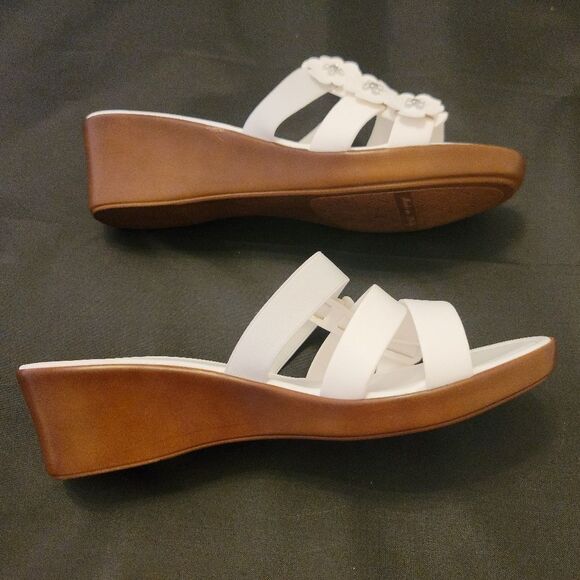 BRAND NEW ITALIAN SHOEMAKER SIDE FORAL DESIGN WEDGE SANDAL - Picture 14 of 15